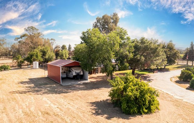 37715 Cloverleaf Avenue, Madera, CA 93636