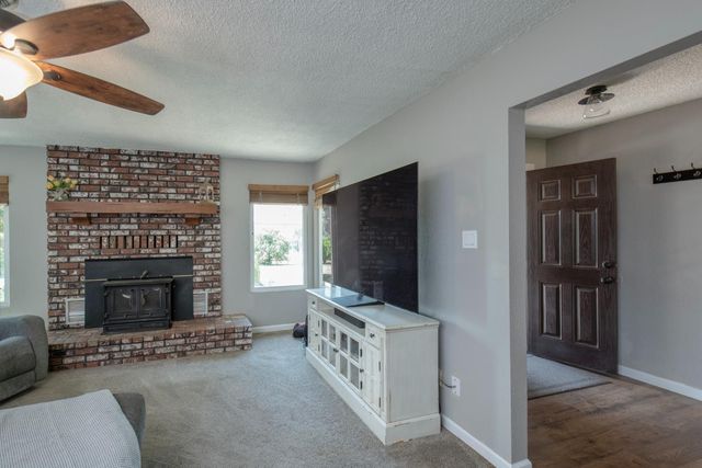 37715 Cloverleaf Avenue, Madera, CA 93636