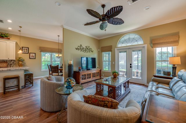 1259 Avenida De Las Casas, Lady Lake, FL 32159
