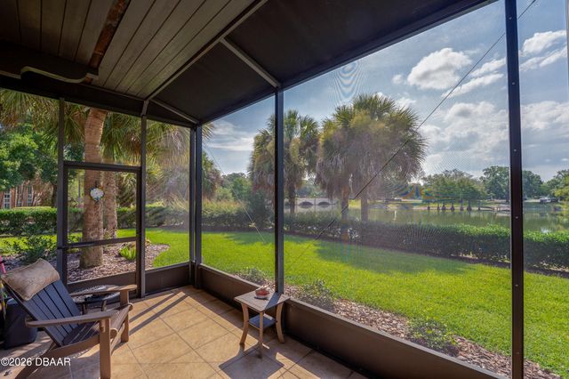 1259 Avenida De Las Casas, Lady Lake, FL 32159