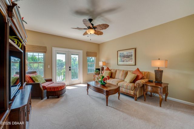 1259 Avenida De Las Casas, Lady Lake, FL 32159