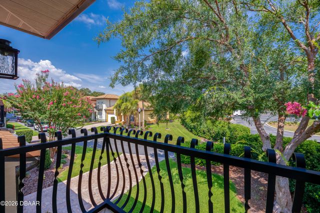 1259 Avenida De Las Casas, Lady Lake, FL 32159