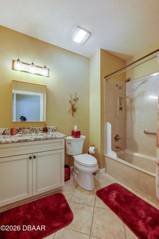 1259 Avenida De Las Casas, Lady Lake, FL 32159