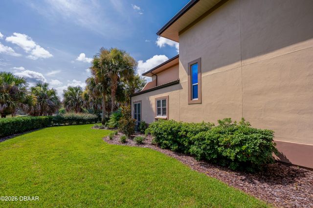 1259 Avenida De Las Casas, Lady Lake, FL 32159