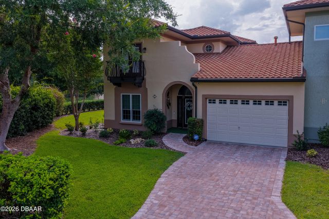 1259 Avenida De Las Casas, Lady Lake, FL 32159