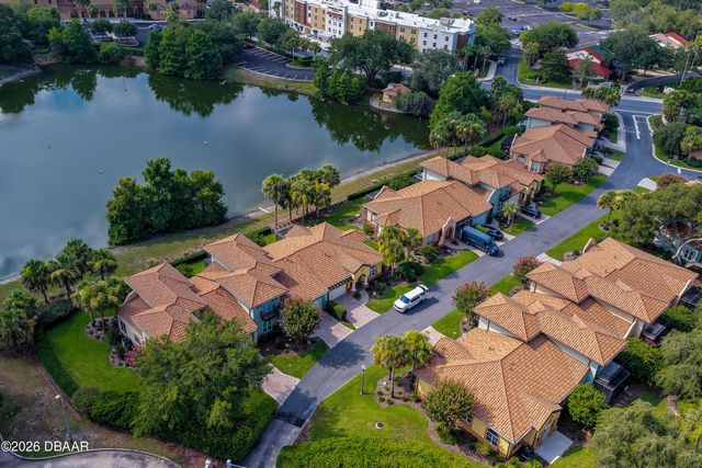 1259 Avenida De Las Casas, Lady Lake, FL 32159