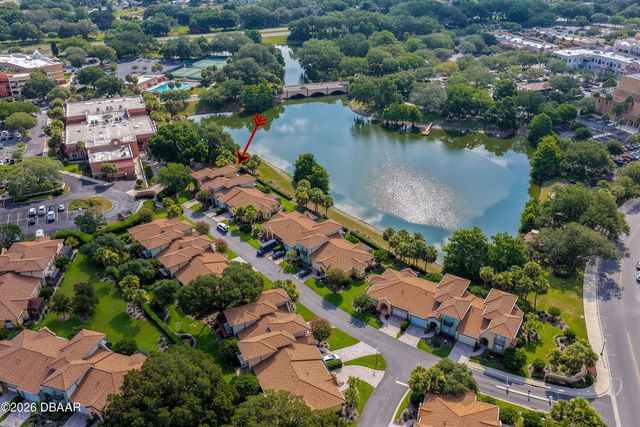1259 Avenida De Las Casas, Lady Lake, FL 32159