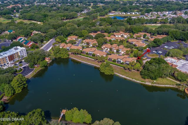 1259 Avenida De Las Casas, Lady Lake, FL 32159