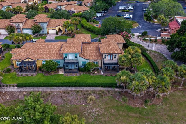 1259 Avenida De Las Casas, Lady Lake, FL 32159