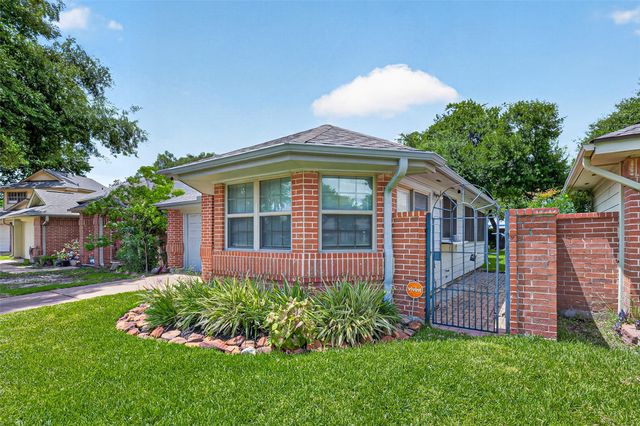 16174 Golden Sands Drive, Houston, TX 77095