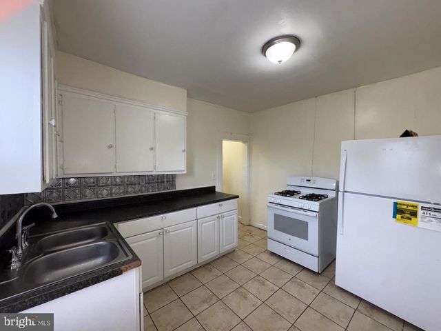 3904 GROVELAND AVE, Baltimore, MD 21215