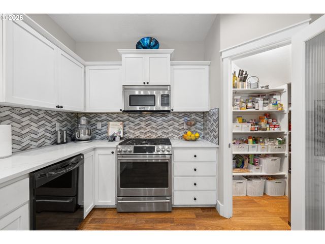 1193 Se ALIKA Ave, Hillsboro, OR 97123