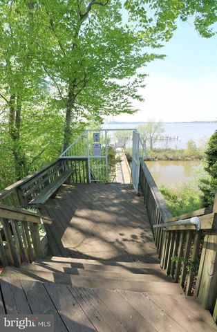 205 CEDAR BEACH DR, Prince Frederick, MD 20678