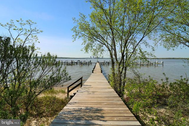 205 CEDAR BEACH DR, Prince Frederick, MD 20678