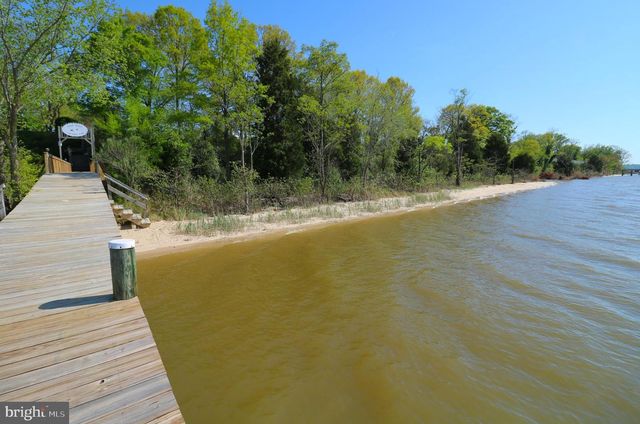 205 CEDAR BEACH DR, Prince Frederick, MD 20678