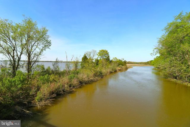 205 CEDAR BEACH DR, Prince Frederick, MD 20678