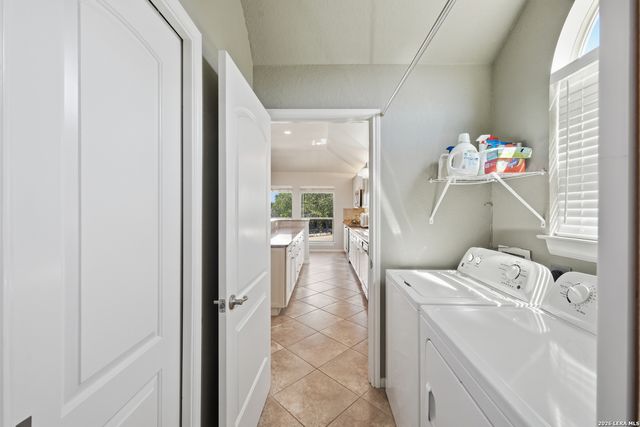 1701 Charter Oak, Canyon Lake, TX 78133
