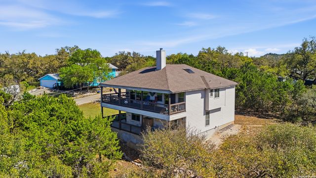 1701 Charter Oak, Canyon Lake, TX 78133