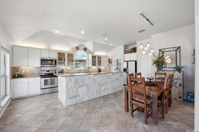 1701 Charter Oak, Canyon Lake, TX 78133