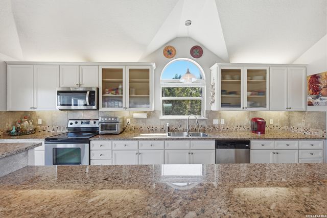 1701 Charter Oak, Canyon Lake, TX 78133