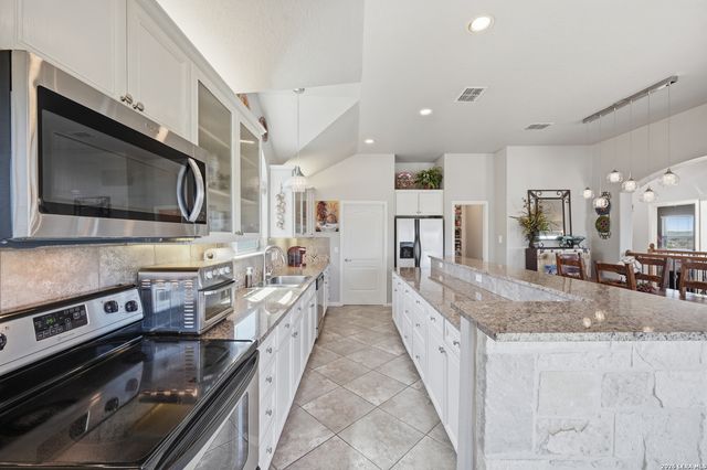 1701 Charter Oak, Canyon Lake, TX 78133