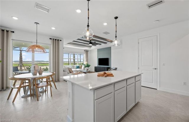 601 Oasis Lake PL, Lehigh Acres, FL 33936