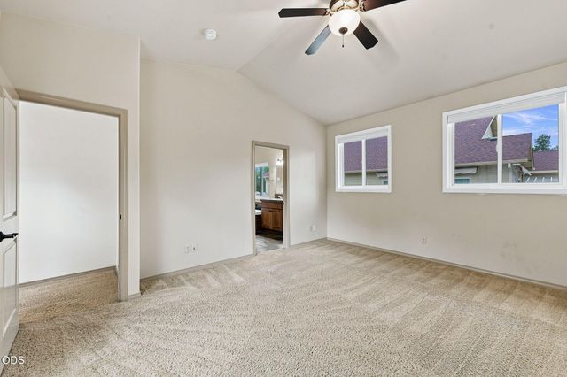 2234 SE Pilatus Lane, Bend, OR 97702