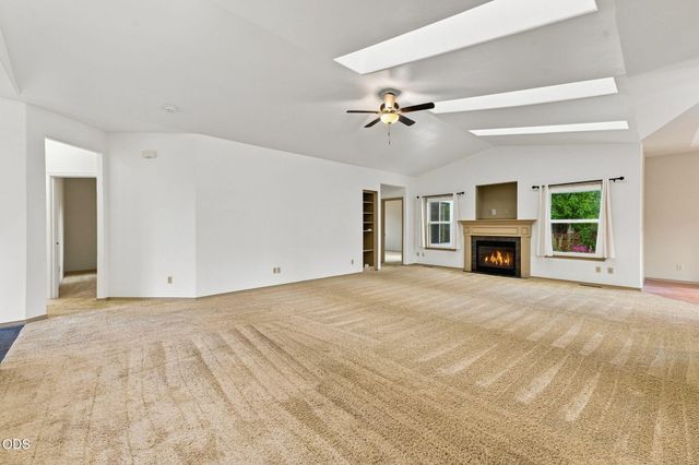 2234 SE Pilatus Lane, Bend, OR 97702