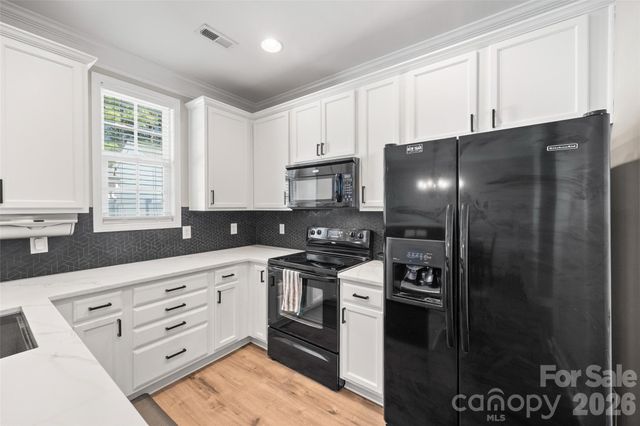 9821 Longstone Lane, Charlotte, NC 28277