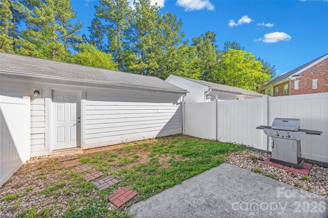 9821 Longstone Lane, Charlotte, NC 28277