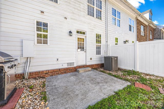 9821 Longstone Lane, Charlotte, NC 28277