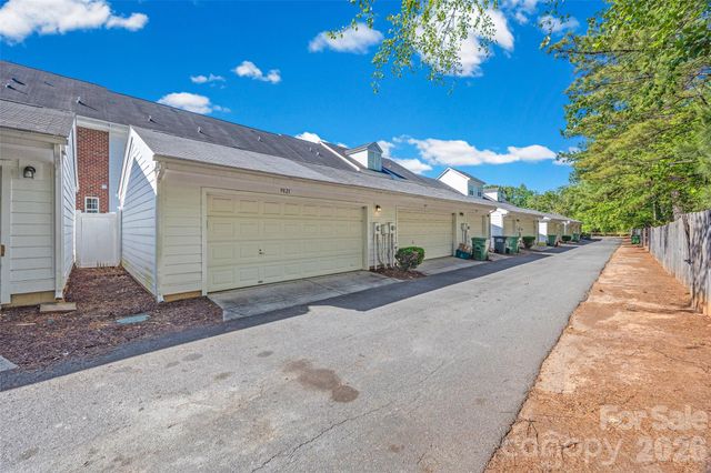 9821 Longstone Lane, Charlotte, NC 28277