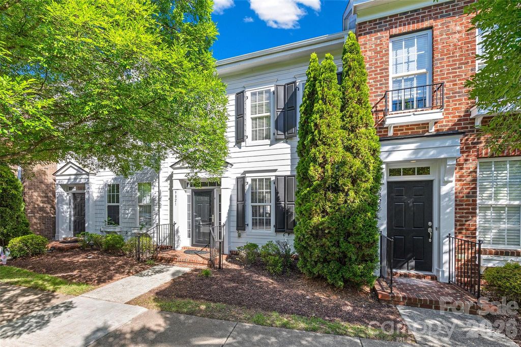 9821 Longstone Lane, Charlotte, NC 28277