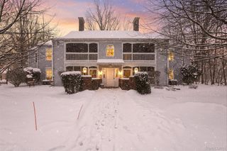 613 Curzon Court 203, Howell, MI 48843