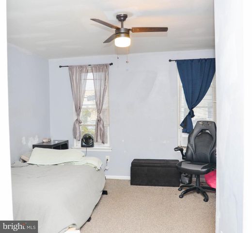 528-530 VINE ST, Camden, NJ 08102