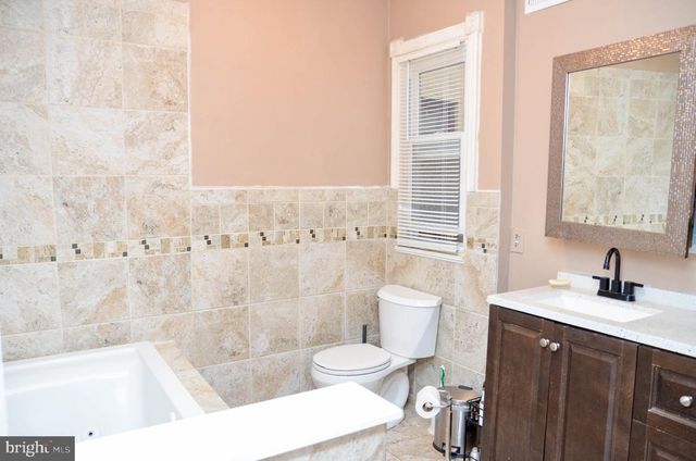 528-530 VINE ST, Camden, NJ 08102