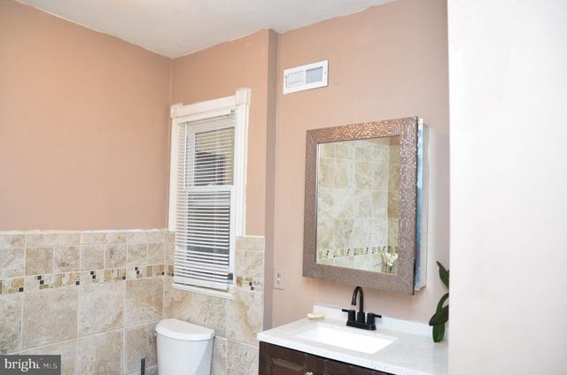 528-530 VINE ST, Camden, NJ 08102