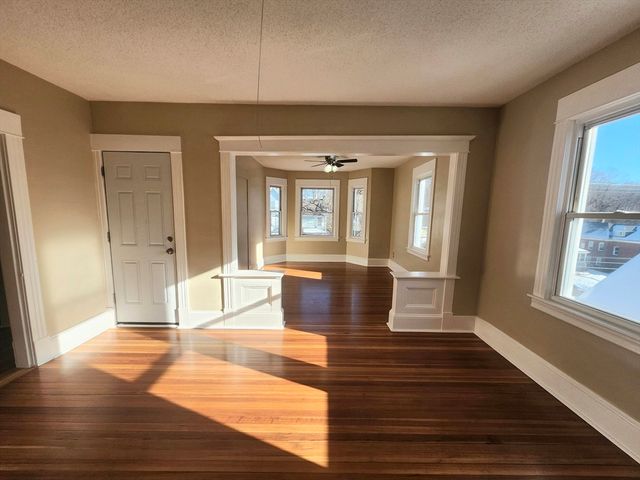 153 Grattan 3, Chicopee, MA 01020