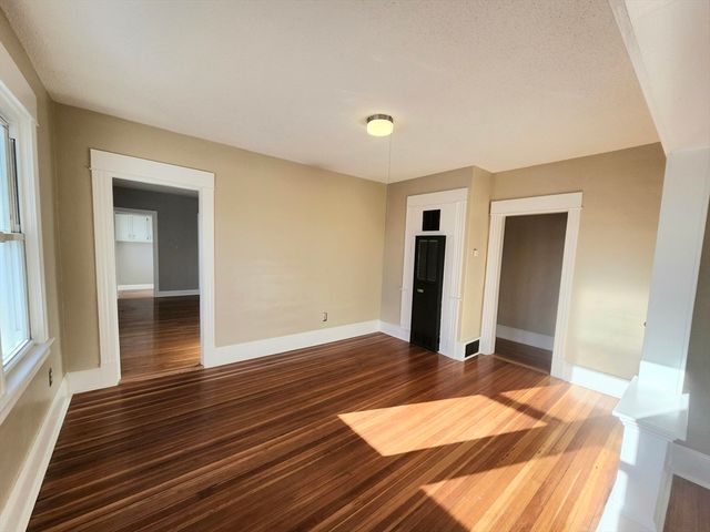 153 Grattan 3, Chicopee, MA 01020