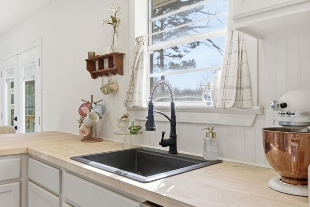 5817 Alta Vista Dr, North Little Rock, AR 72118