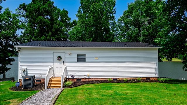 34 Owens Point, Abbeville, SC 29620