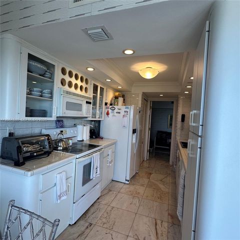 4000 Towerside Ter 2107, Miami, FL 33138