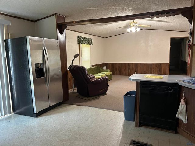 209 PIERRE, Vale, SD 57788