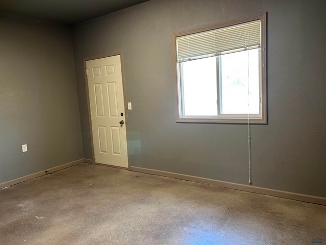 209 PIERRE, Vale, SD 57788