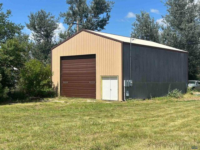 209 PIERRE, Vale, SD 57788