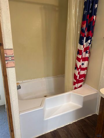 209 PIERRE, Vale, SD 57788