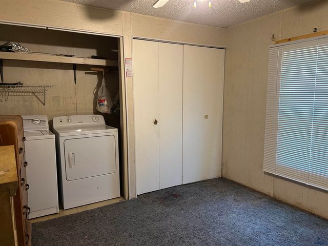 209 PIERRE, Vale, SD 57788