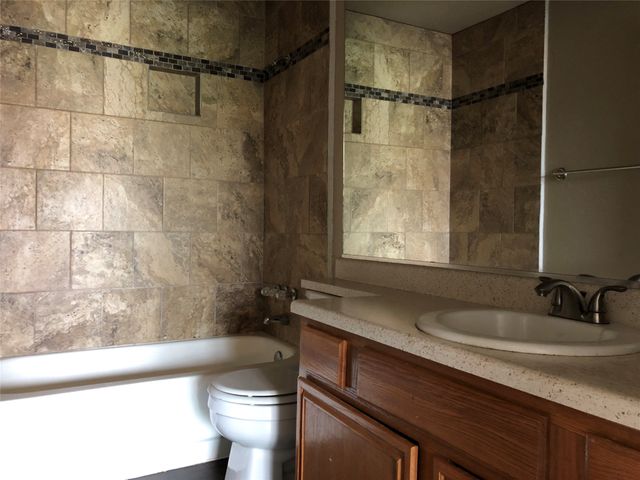 7609 Calypso Drive, Rowlett, TX 75088