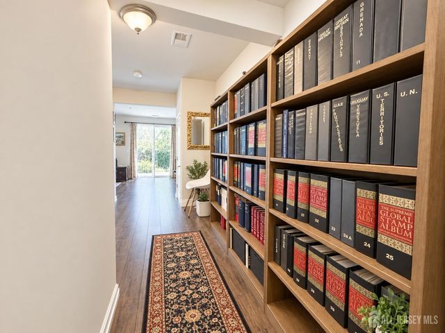 306 Dickson Court, Highland Park, NJ 08904