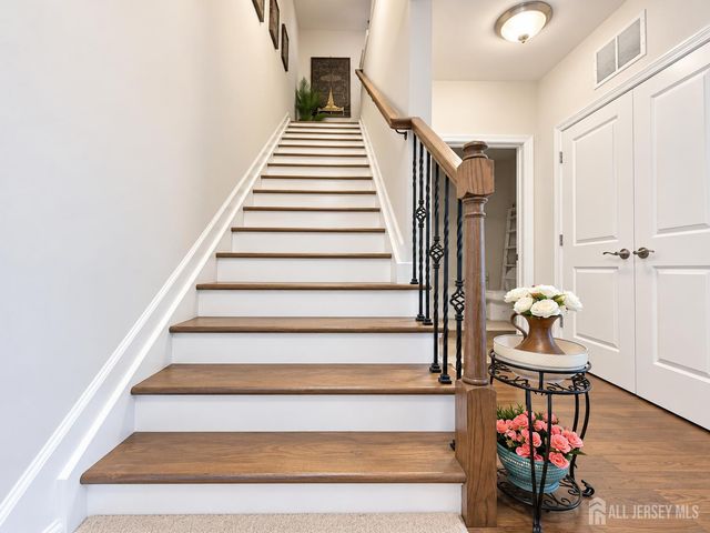 306 Dickson Court, Highland Park, NJ 08904
